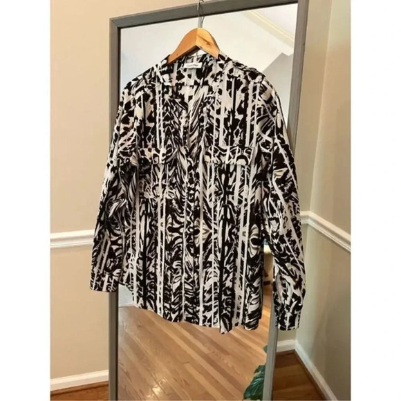Calvin Klein Animal Print Blouse Size‎ Large Button Down - Picture 1 of 3